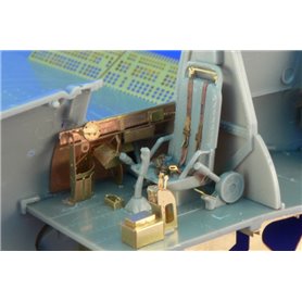 SB2C-4 interior REVELL/MON./Accurate Miniatures