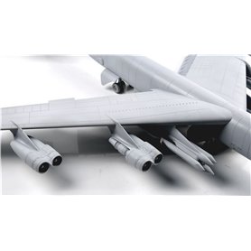 Modelcollect 1:72 B-52H - US STRATOFORTRESS STRATEGIC BOMBER