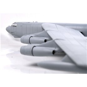 Modelcollect 1:72 B-52H - US STRATOFORTRESS STRATEGIC BOMBER