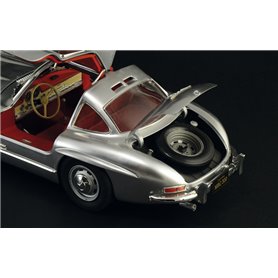 Italeri 1:16 Meredes Benz SL.300 Gullwing