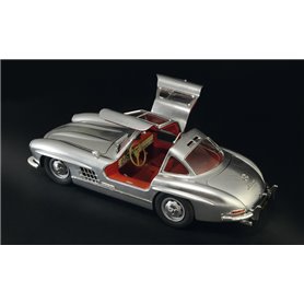 Italeri 1:16 Meredes Benz SL.300 Gullwing
