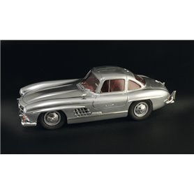Italeri 1:16 Meredes Benz SL.300 Gullwing