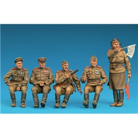 Mini Art 35313 Soviet Jeep crew. Special Edition