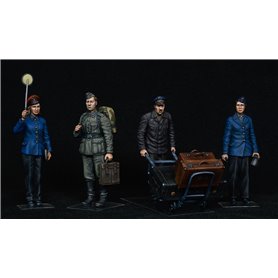 Mini Art 38010 German Train station Staff 1930-40