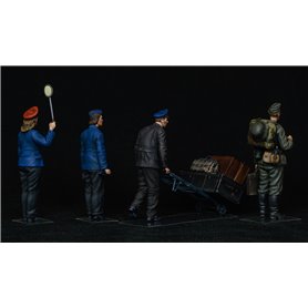 Mini Art 38010 German Train station Staff 1930-40