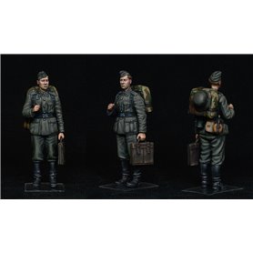 Mini Art 38010 German Train station Staff 1930-40