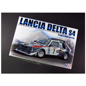 Beemax 24020 1/24 Lancia Delta S4 Martini