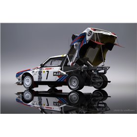 Beemax 24020 1/24 Lancia Delta S4 Martini