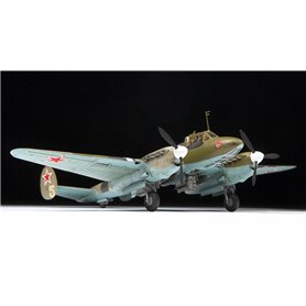 Zvezda 1:72 Petlyakov Pe-2