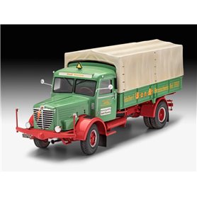 Revell 07555 1/24 Samochód Bussing 8000 S13