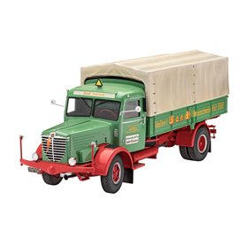 Revell 07555 1/24 Samochód Bussing 8000 S13
