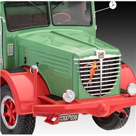 Revell 07555 1/24 Samochód Bussing 8000 S13