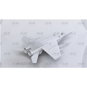 ICM 1:48 MiG-25 BM - SOVIET STRIKE AIRCRAFT