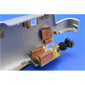 Eduard B-24J front interior 1/48 dla REVELL/MONOGRAM