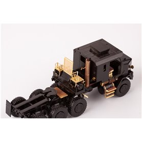 Eduard M1070 & M1000 w/D9R 1/72 dla TAKOM