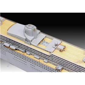 Revell 05199 1/400 Queen Mary 2 Platinum Edition