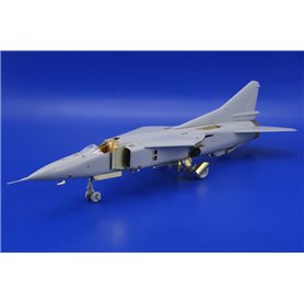 Eduard MiG-23 FLOGGER 1/48 dla ITALERI