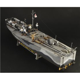 Italeri 5624 1/35 Vosper MTB 74 with Crew