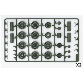 ICM 1:35 BATTLE OF BERLIN - APRIL 1945 - T-34/85 + Pz.Kpfw.VI King Tiger