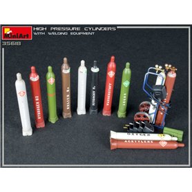 Mini Art 35618 High Pressure Cylinders w/welding equipment