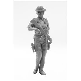ICM 16009 British Police Female Officer