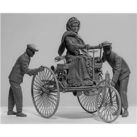 ICM 24041 Benz Patent-Motorwagen 1886 with Mrs. Benz & Sons