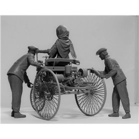 ICM 24041 Benz Patent-Motorwagen 1886 with Mrs. Benz & Sons