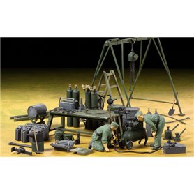 Tamiya 37023 1/35 German Field Team/Eqpt.