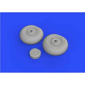 Eduard 1:32 Lancaster wheels