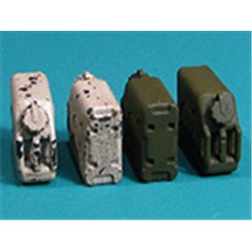 Eureka XXL Współczesne kanistry US Army w skali 1/35 przeznaczone do przechowywania paliwa. Zestaw składa się z 4 kanistrów z ży