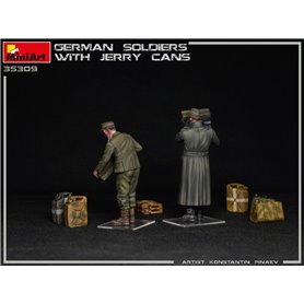 Mini Art 1:35 GERMAN SOLDIERS W/JERRY CAN