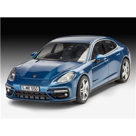Revell 05681 Porsche Panamera and 918 Spyder Model Kit Gift Set