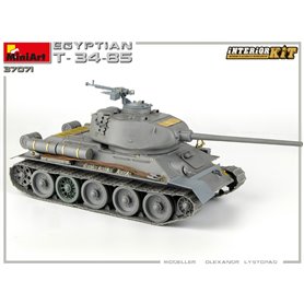 Mini Art 37071 Egyptian T-34-85 Interior