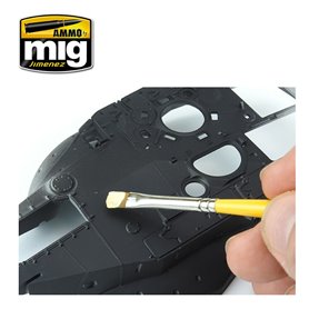 Ammo of Mig ANTI-SLIP PASTE - SAND COLOR FOR 1/35