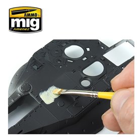 Ammo of Mig ANTI-SLIP PASTE - SAND COLOR FOR 1/35