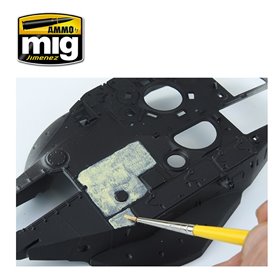 Ammo of Mig ANTI-SLIP PASTE - SAND COLOR FOR 1/35