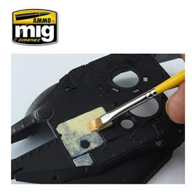 Ammo of Mig ANTI-SLIP PASTE - SAND COLOR FOR 1/35