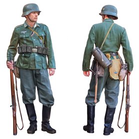 Italeri 1:9 German Infantryman