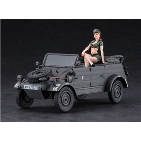Hasegawa SP-453-52253 Pkw.K1 Kübelwagen Type 82 w/Blond Girl's Figure