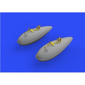 Eduard 1:48 P-51D 75gal drop tanks 