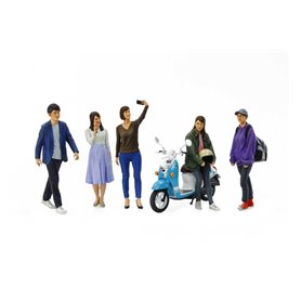 Tamiya 24356 Campus Friends Set 2 (plus scooter)