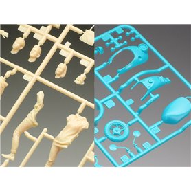 Tamiya 24356 Campus Friends Set 2 (plus scooter)
