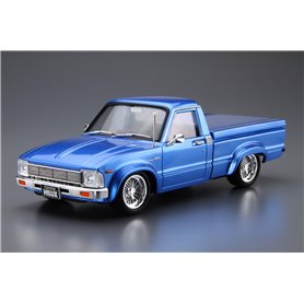 Aoshima 1:24 Toyota RN30 Hilux Custom 1978