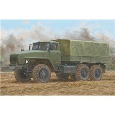 Trumpeter 1:35 URAL-4320 - RUSSIAN TRUCK