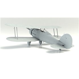 ICM 32043 Gloster Gladiator Mk.I with British Pilots in Tropical Uniform