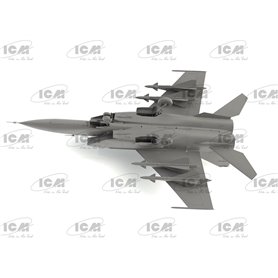 ICM 72177- MiG-25 PD, Soviet Interceptor Fighter
