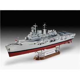 Revell 65172 1/700 HMS Invincible ( Falkland )