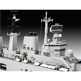 Revell 65172 1/700 HMS Invincible ( Falkland )