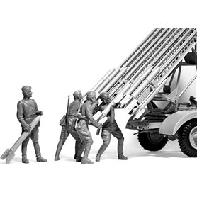 ICM 35648 WWII Soviet BM-13-16 MLRS Vehicle Crew