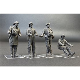 IBG 1:35 7TP Polski czołg lekki - jednowieżowy LIMITED EDITION (figurki Miniart Polish Tank Crew + Master Model metal/resin bar